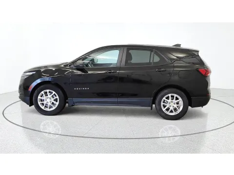 More photos of 2022 Chevrolet Equinox LS at Tom Gill Chevrolet, KY