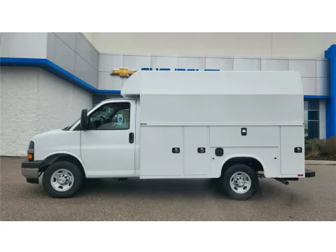 More photos of 2025 Chevrolet Express Cutaway 3500 Van 139 at Tom Gill Chevrolet, KY