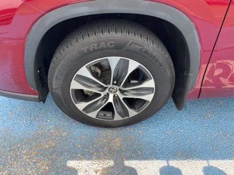 Another view of 2020 Toyota Highlander XLE for sale in Alexandria, LA at Hixson Autoplex of Alexandria Ford