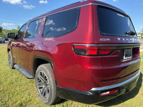 More photos of 2022 Jeep Wagoneer Series III at Hixson Chevrolet of DeRidder, LA