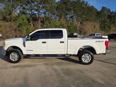 Photos of 2017 Ford Super Duty F-250 SRW XLT for sale in DeRidder, LA at Hixson Chevrolet of DeRidder