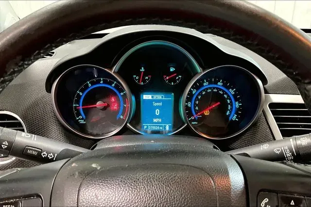 2016 Chevrolet Cruze Limited 2LT - Photo 13