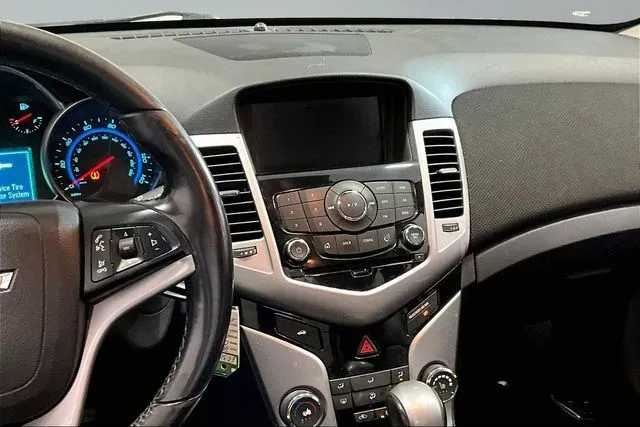 2016 Chevrolet Cruze Limited 2LT - Photo 9