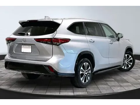 More photos of 2023 Toyota Highlander XLE at True North Auto Sales, IN