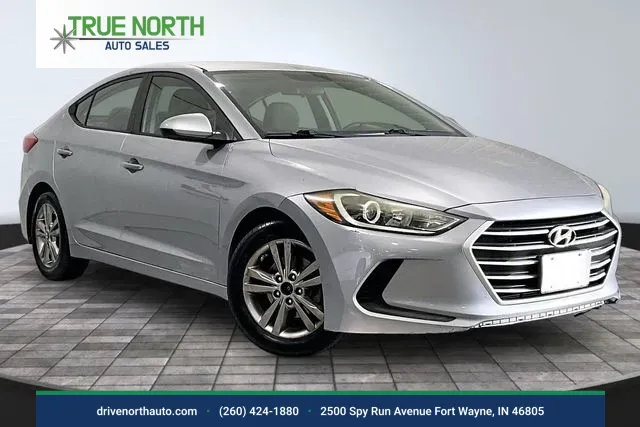 Gray 2017 Hyundai Elantra SE for sale in Fort Wayne, IN