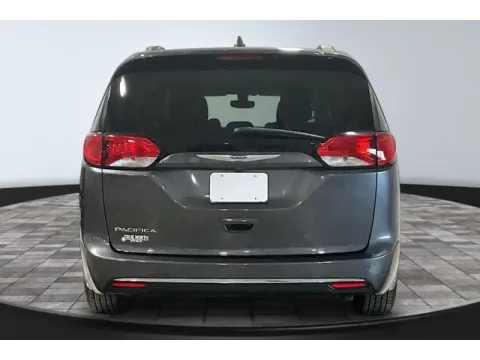 More photos of 2018 Chrysler Pacifica Touring L Plus at True North Auto Sales, IN