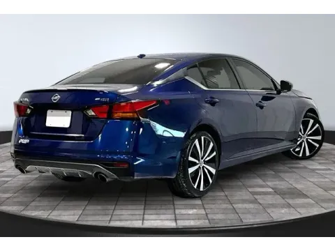 More photos of 2022 Nissan Altima 2.5 SR at True North Auto Sales, IN