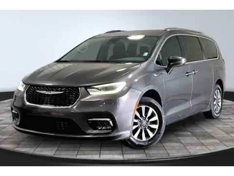 Another view of 2021 Chrysler Pacifica Touring L for sale in Fort Wayne, IN at True North Auto Sales