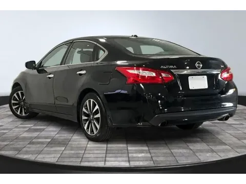 More photos of 2016 Nissan Altima 2.5 SV at True North Auto Sales, IN