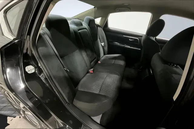 2016 Nissan Altima SV - Photo 23