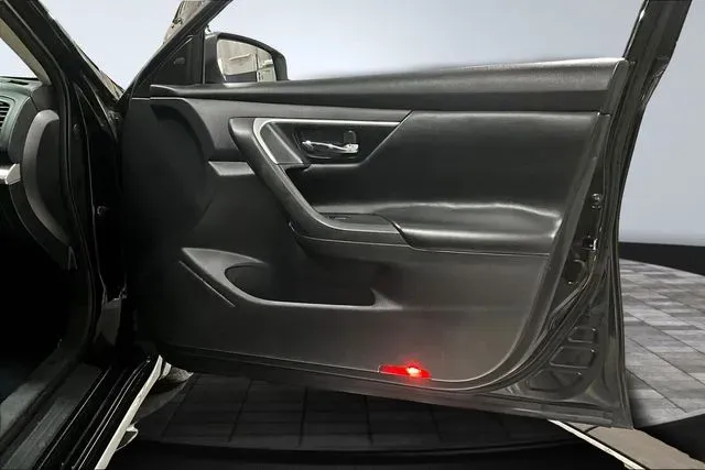 2016 Nissan Altima SV - Photo 26