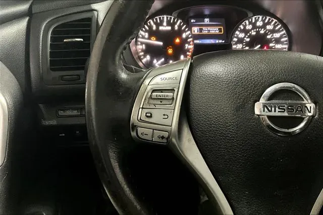 2016 Nissan Altima SV - Photo 11