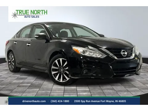 Black 2016 Nissan Altima 2.5 SV for sale in Fort Wayne, IN