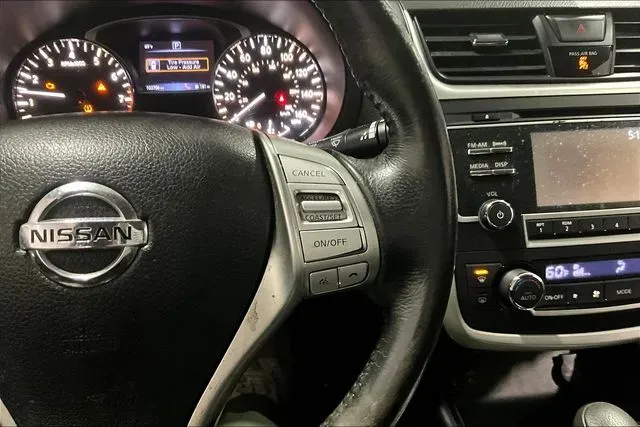 2016 Nissan Altima SV - Photo 12