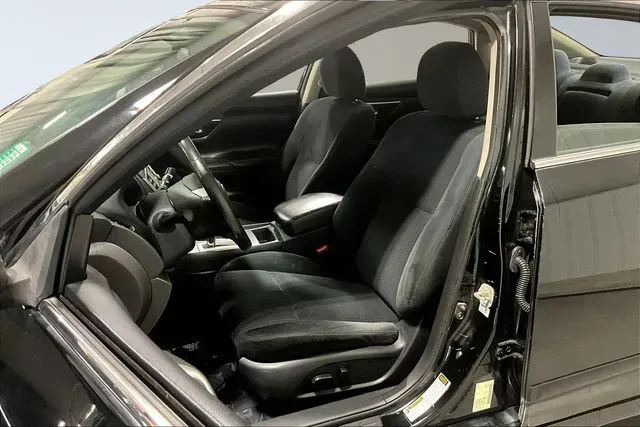 2016 Nissan Altima SV - Photo 19