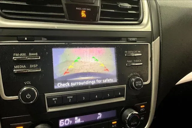 2016 Nissan Altima SV - Photo 14
