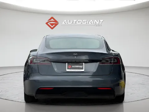 More photos of 2022 Tesla Model S at AutoGiant USA Fishers, IN