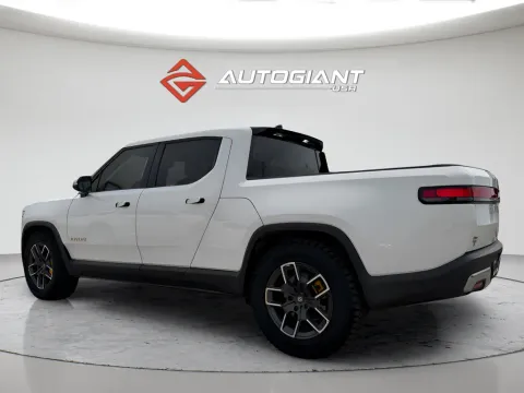 More photos of 2022 Rivian R1T Adventure at AutoGiant USA Fishers, IN