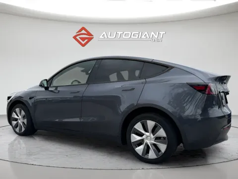 More photos of 2023 Tesla Model Y Long Range at AutoGiant USA Fishers, IN