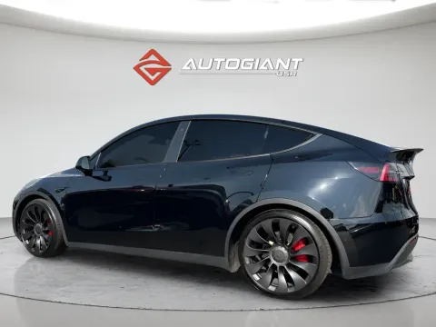 More photos of 2022 Tesla Model Y Performance at AutoGiant USA Fishers, IN