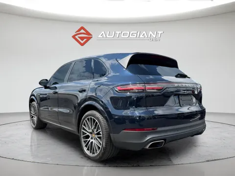 More photos of 2021 Porsche Cayenne at AutoGiant USA Fishers, IN