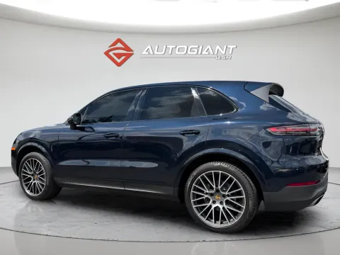 More photos of 2021 Porsche Cayenne at AutoGiant USA Fishers, IN