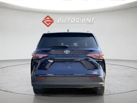 More photos of 2021 Toyota Sienna XLE at AutoGiant USA Fishers, IN