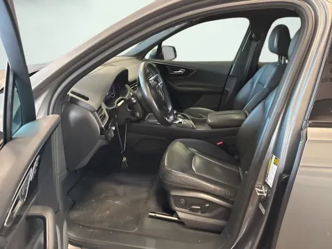 Photos of 2017 Audi Q7 3.0T Prestige for sale in Fishers, IN at AutoGiant USA Fishers