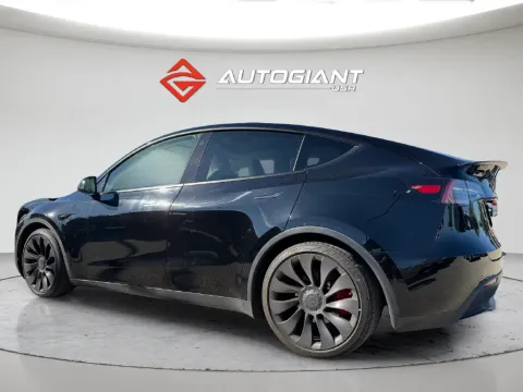 More photos of 2022 Tesla Model Y Performance at AutoGiant USA Fishers, IN