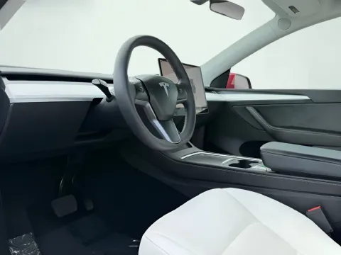 More photos of 2023 Tesla Model Y Long Range at AutoGiant USA Fishers, IN