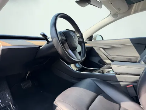 More photos of 2018 Tesla Model 3 Mid Range at AutoGiant USA Fishers, IN