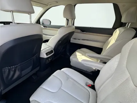 More photos of 2021 Hyundai Palisade SEL at AutoGiant USA Fishers, IN