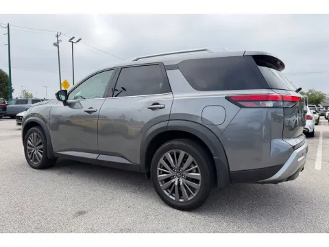 More photos of 2023 Nissan Pathfinder SL at AutoGiant USA Fishers, IN