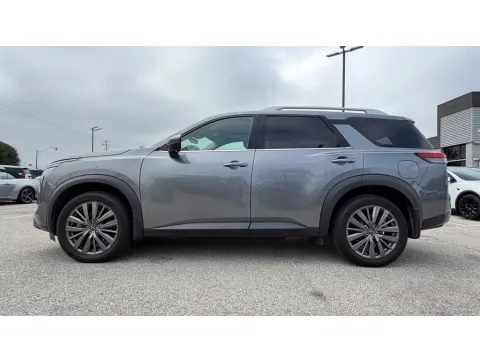 More photos of 2023 Nissan Pathfinder SL at AutoGiant USA Fishers, IN