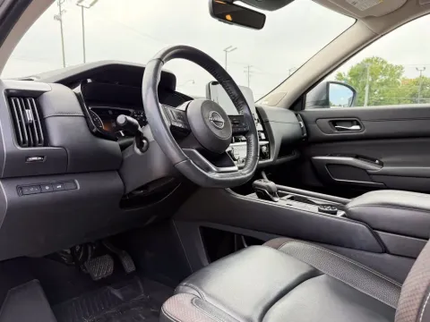 Photos of 2023 Nissan Pathfinder SL for sale in Fishers, IN at AutoGiant USA Fishers