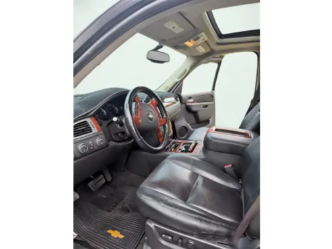 More photos of 2013 Chevrolet Avalanche 1500 LTZ at AutoGiant USA Fishers, IN