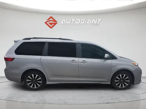 More photos of 2018 Toyota Sienna XLE at AutoGiant USA Fishers, IN