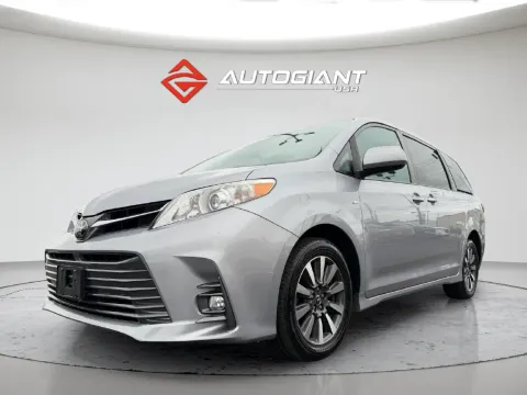 More photos of 2018 Toyota Sienna XLE at AutoGiant USA Fishers, IN