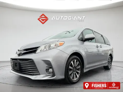 Silver 2018 Toyota Sienna XLE for sale in Fishers, IN