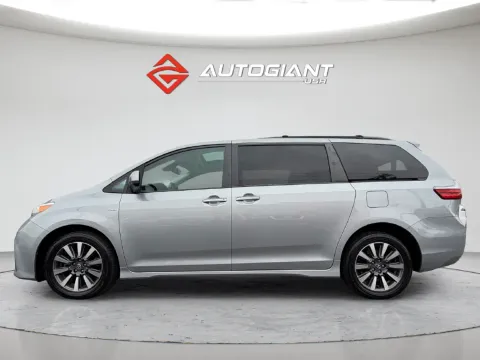 More photos of 2018 Toyota Sienna XLE at AutoGiant USA Fishers, IN
