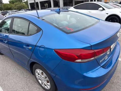 More photos of 2017 Hyundai Elantra SE at AutoGiant USA Fishers, IN