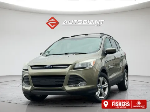 Gold 2013 Ford Escape SE for sale in Fishers, IN