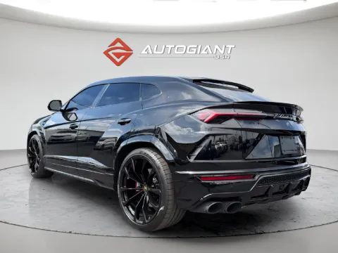 More photos of 2021 Lamborghini Urus at AutoGiant USA Fishers, IN