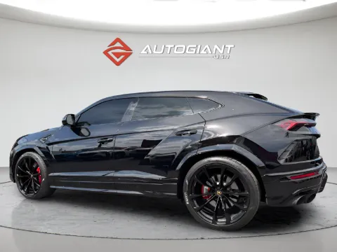 More photos of 2021 Lamborghini Urus at AutoGiant USA Fishers, IN
