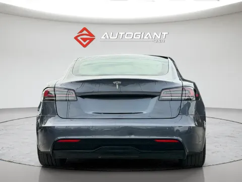 More photos of 2022 Tesla Model S at AutoGiant USA Fishers, IN
