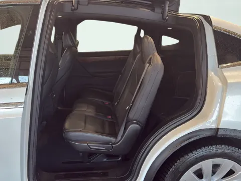 More photos of 2020 Tesla Model X Long Range at AutoGiant USA Fishers, IN