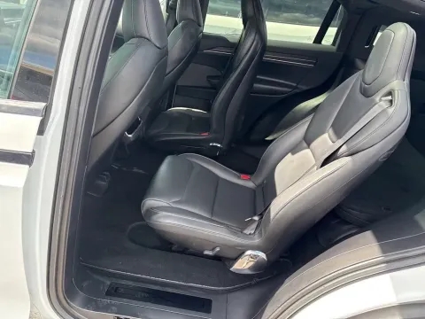 More photos of 2022 Tesla Model X Plaid at AutoGiant USA Fishers, IN