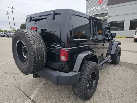 More photos of 2012 Jeep Wrangler Unlimited Rubicon at AutoGiant USA Fishers, IN