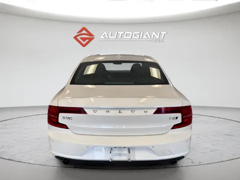More photos of 2018 Volvo S90 T5 Momentum at AutoGiant USA Fishers, IN