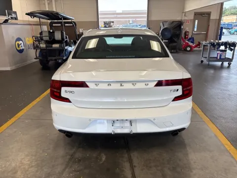 More photos of 2018 Volvo S90 T5 Momentum at AutoGiant USA Fishers, IN
